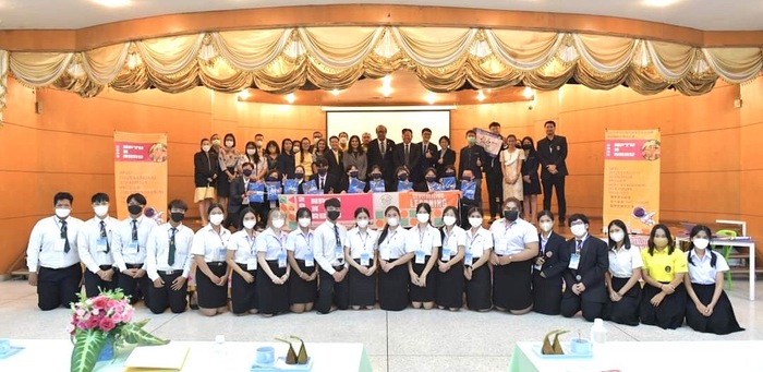 【21世紀公民素養學習 開啟台泰新世代國際交流 : 屏東大學教育部國際史懷哲計畫  與泰東姊妹校攜手合作  讓學習活起來】圖片