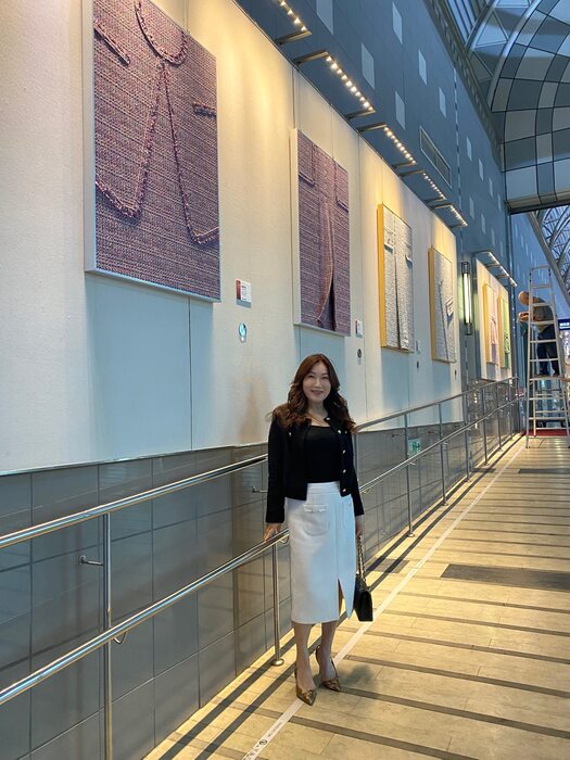 本校視覺藝術學系朱素貞老師「時尚物語」創作展熱烈展出中圖片