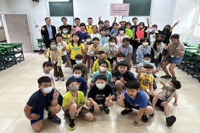 【電腦科學與人工智慧學系辦理暑期電腦育樂營—「動手玩 Micro:bit x mBot」】圖片